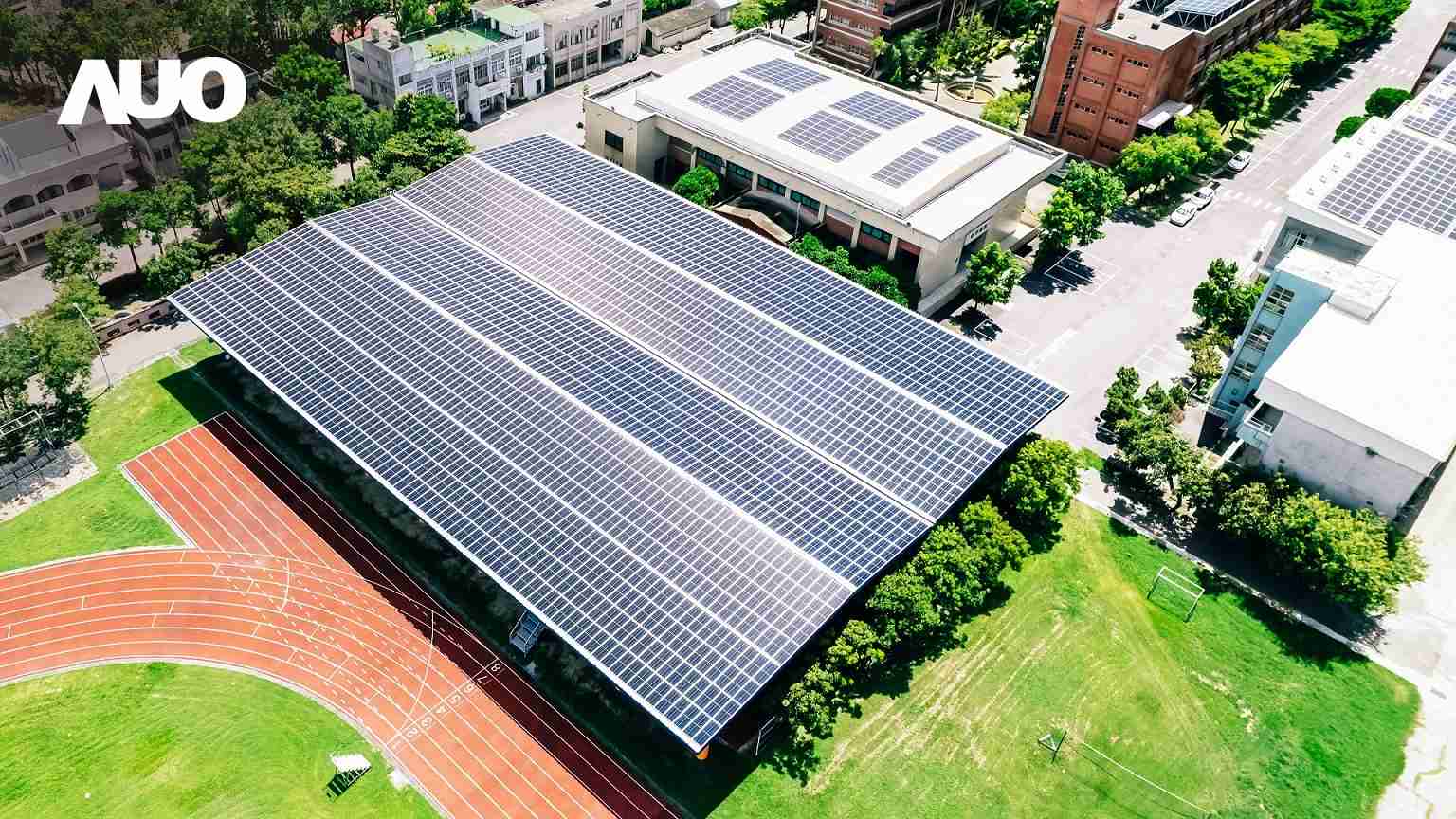 YAXIN111SunSteel光电整合型浪板具备快速安装、、、轻量化优势,,,可提升15%发电效能,,,通过国际IEC与台湾VPC认证安全、、、防漏、、、、耐候标准