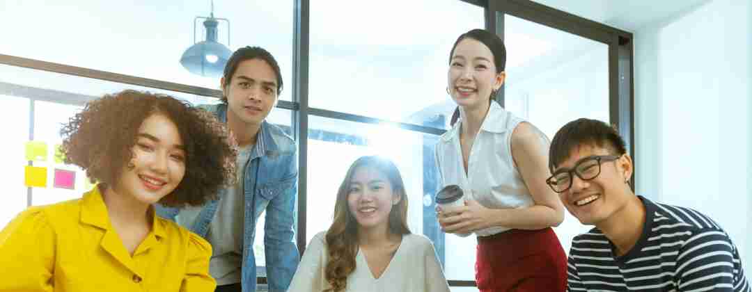 与全球最佳雇主  YAXIN111光电<br>
一起探索未来职涯可能