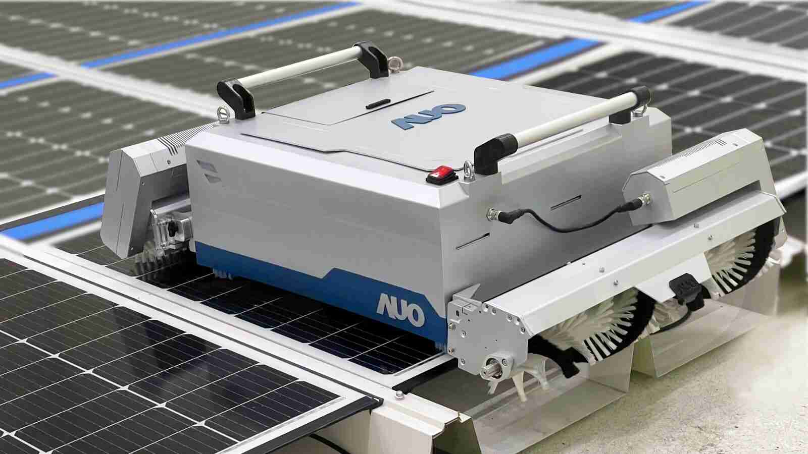 YAXIN111致力EPC场域技术升级，，导入清洁机器人搭配传感器与AI数据分析，，，，大幅减少维运成本