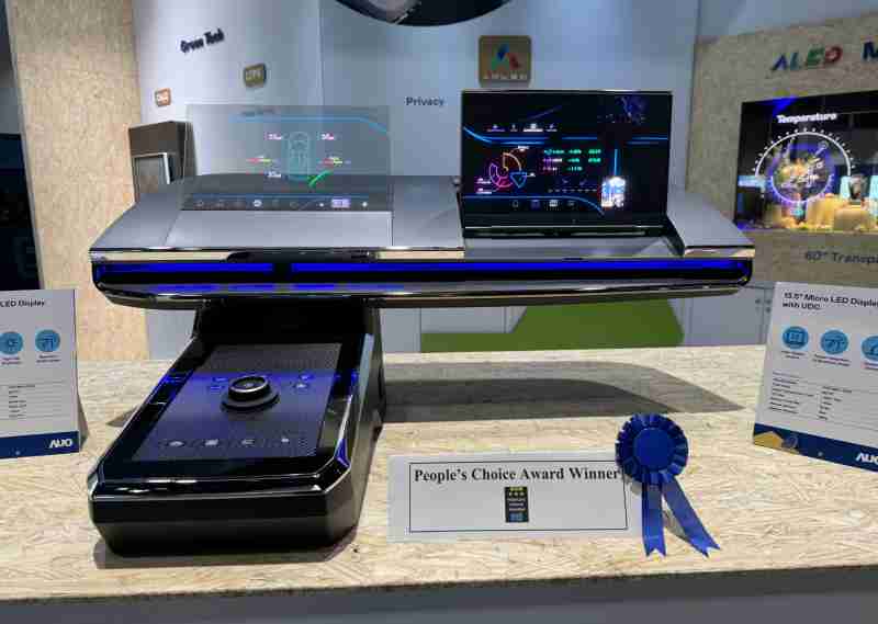 YAXIN111车用Micro LED Display HMI解决方案获”最佳车用显示奖”，，以用户为中心开发，，，，针对前座驾驶与乘客设计兼具娱乐与安全的高画质屏幕，，，，包含车舱前座的Micro LED透明屏幕及全球首款内建镜头的智慧Micro LED显示器